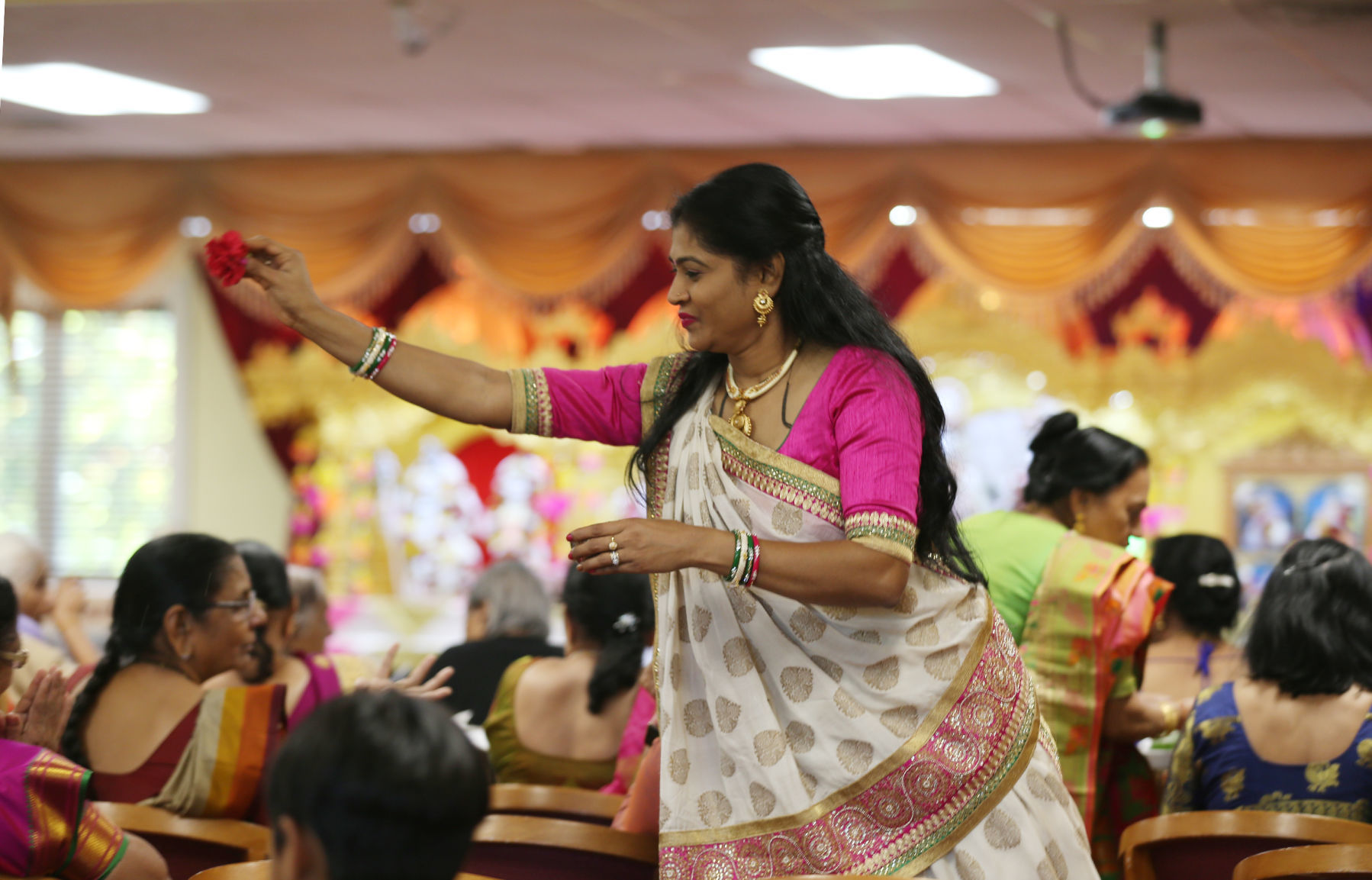 hr diwaliGAL 102819 p06